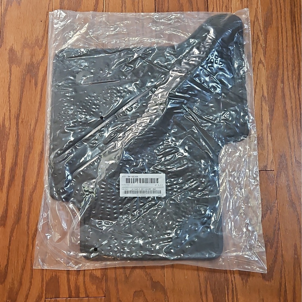 2015-2019 Chevrolet Tahoe Floor Mat 84185306 Jet Black Driver Front New OEM